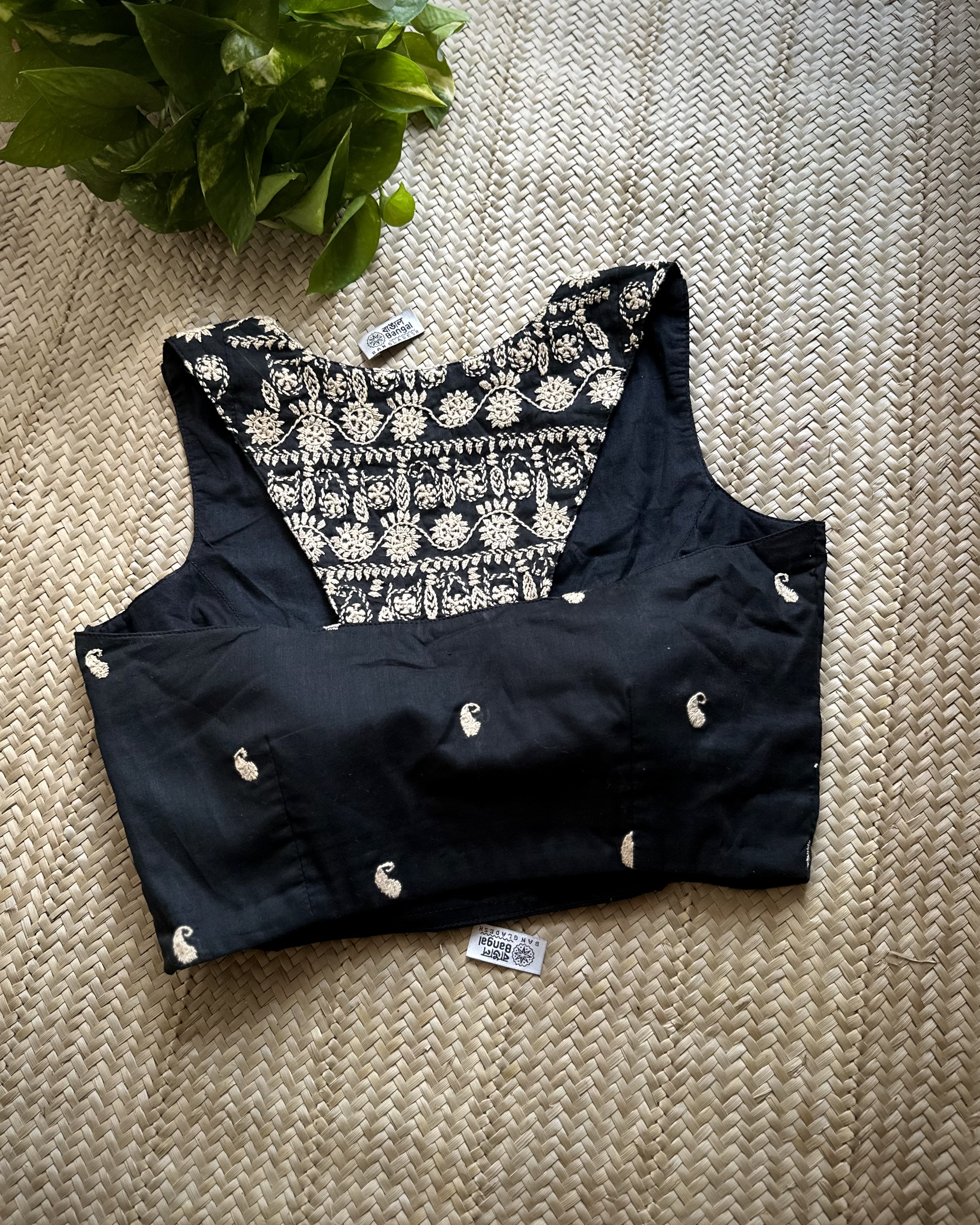 Jaya (black)