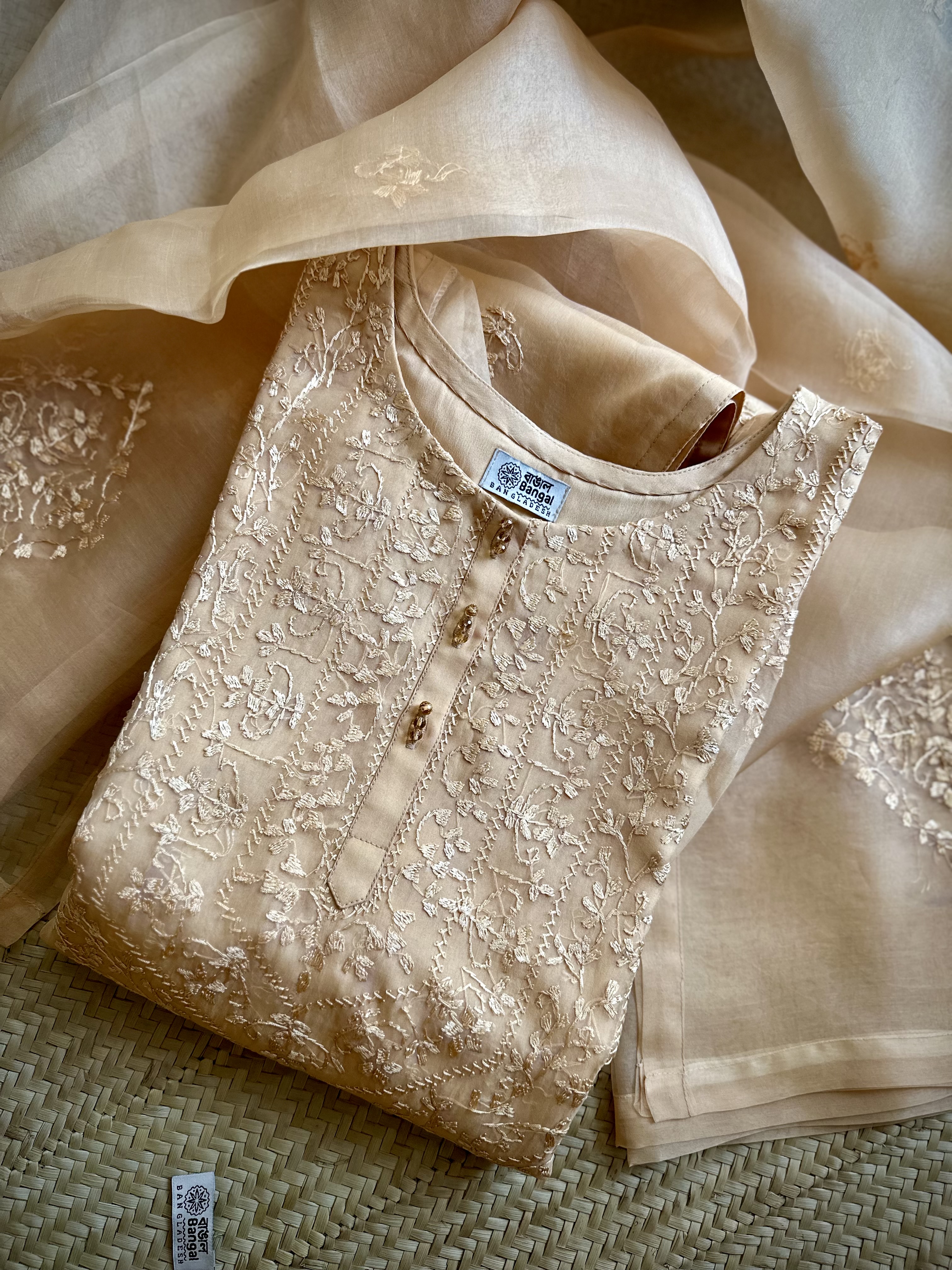 Apariharya three piece