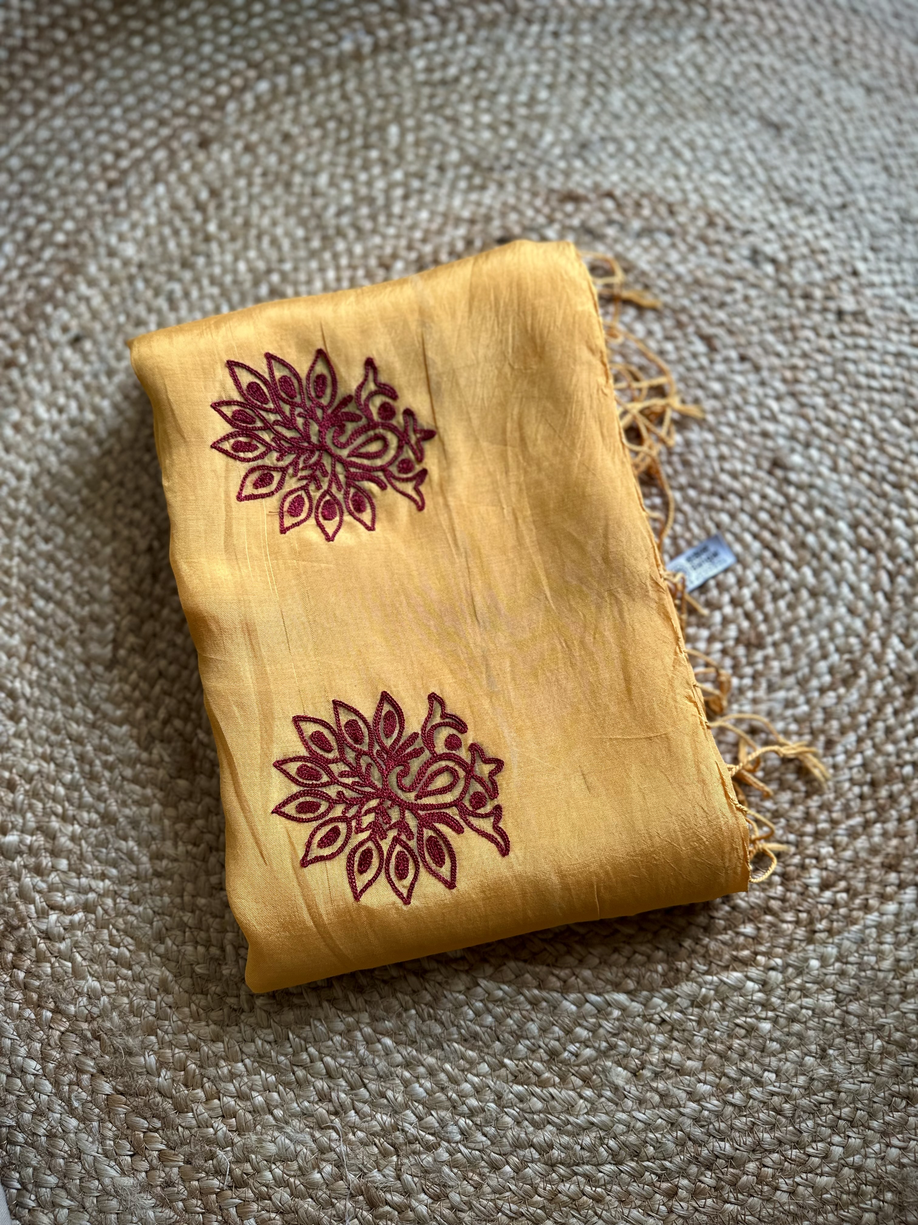 maroon phool